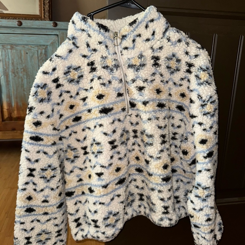 Cozy Patterned Sherpa Pullover - image 1